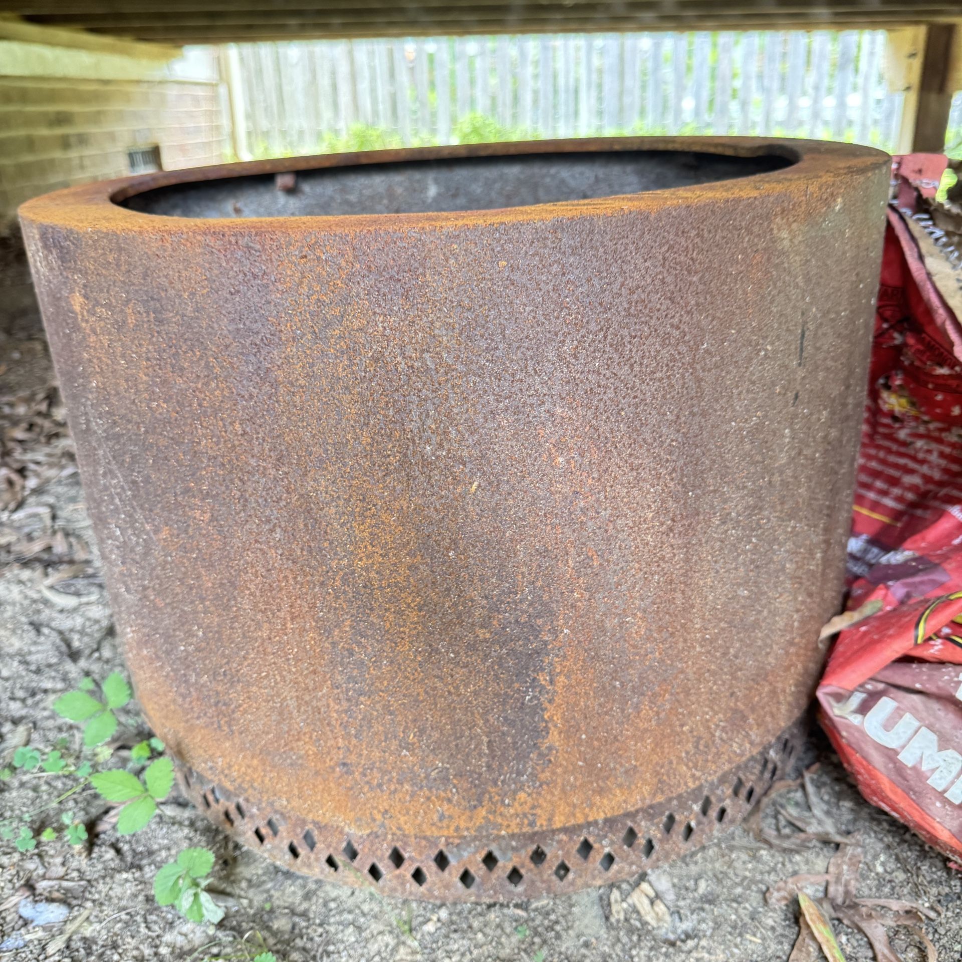 Smokeless Rustic Metal Fire Pit – Burnt Bottom, Still Usable
