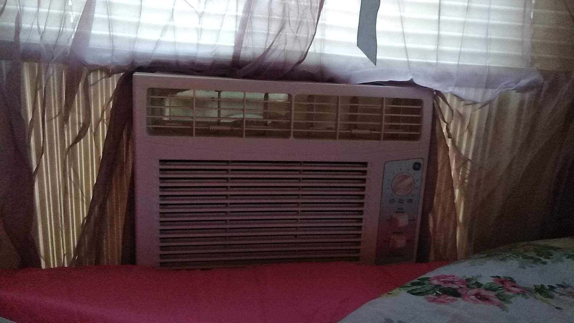 Nealy! New! Perfect! Condition! Last! Window AC! $50.00