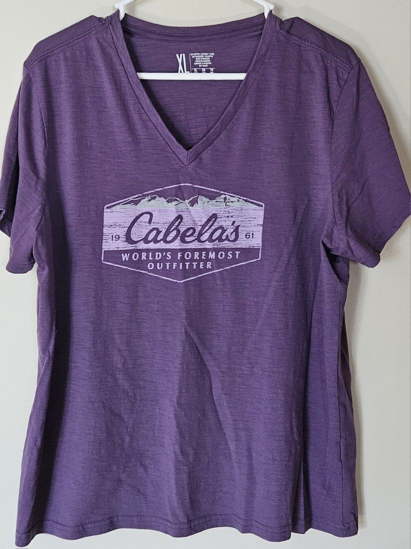 XL WOMANS CABELAS - WORLDS FOREMOST OUTFITTER  1961 TEE