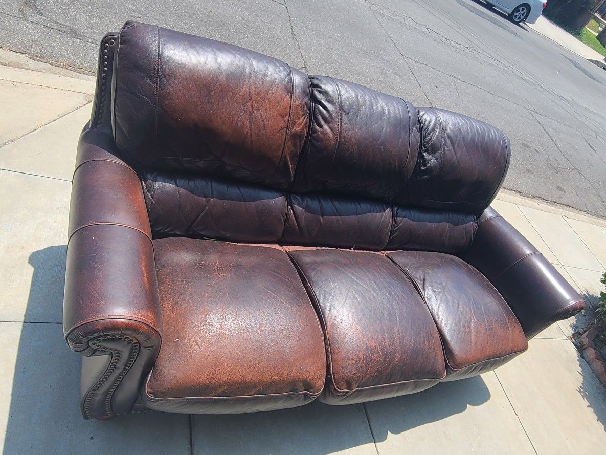 Free Leather sofa In Arcadia