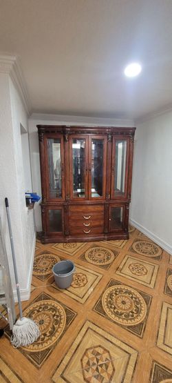 Free dining room wall unit