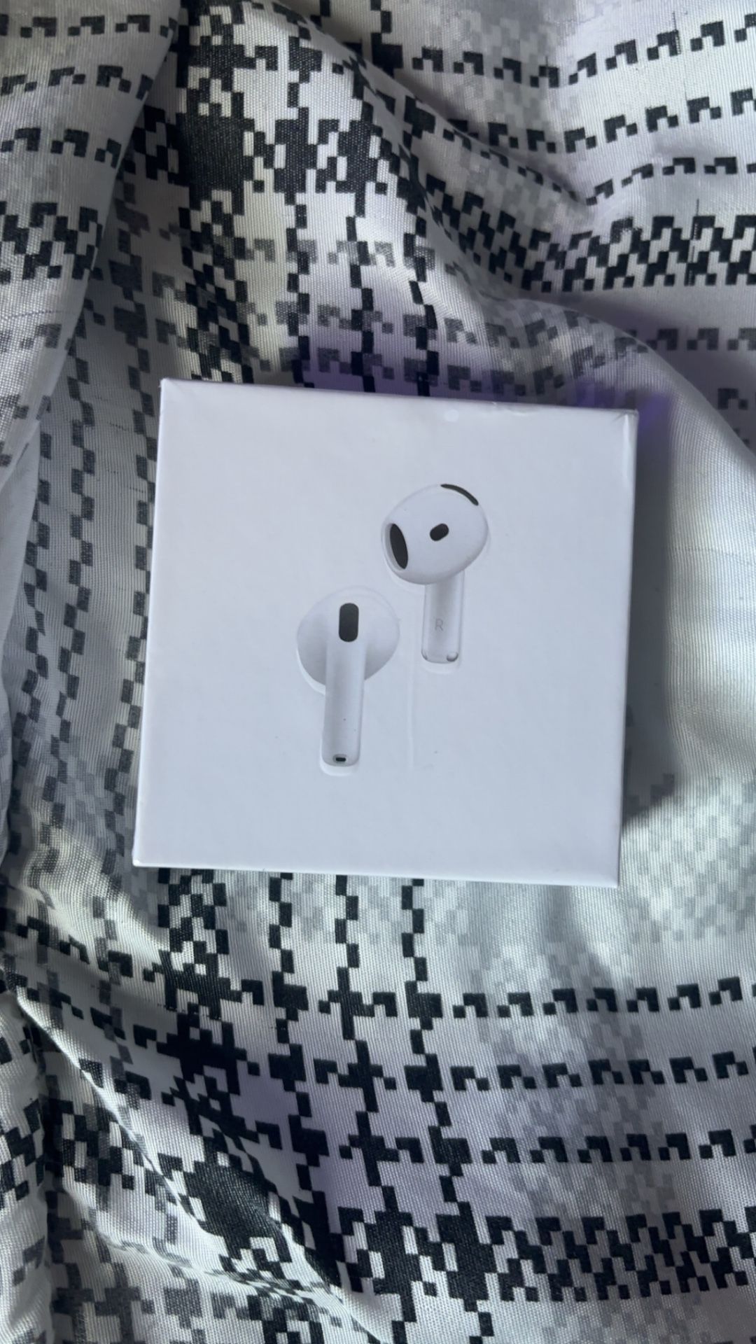 AirPod 4s