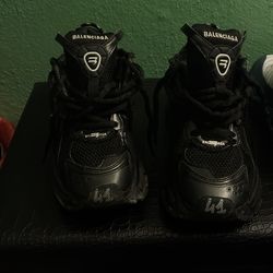 Balenciaga runners