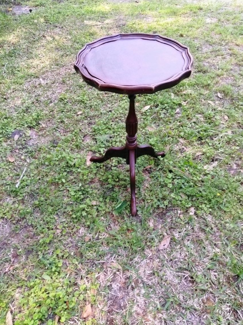 Bombay Co. Planter Table