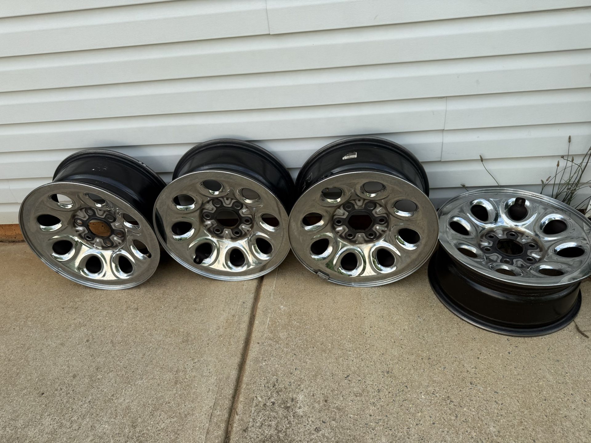 Rims 17” x Chevy And Wheel Caps