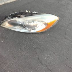 2011-2013 Volvo C70 Coupe Headlight Xenon Hid AFS (Driver Side) With Light Bulbs And Accessories OEM.