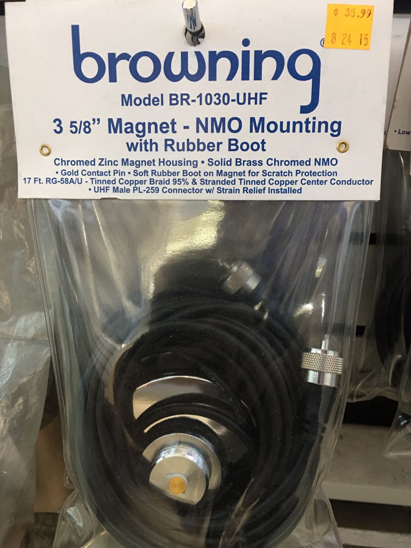 Browning Model BR-1030-UHF 3 5/8” Magnet NMO Mounting with Rubber Boot