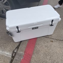 YETI Tundra 75 Cooler