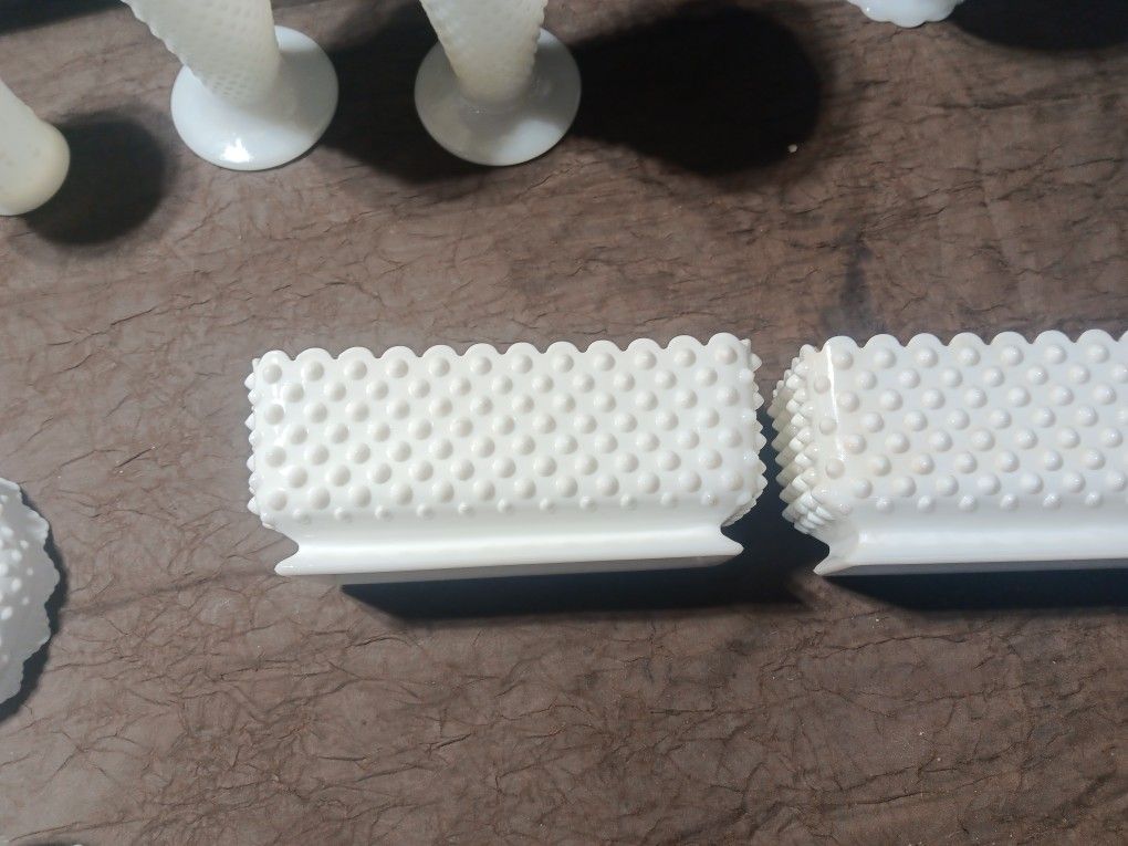 Fenton Milk Glass Hobe knob