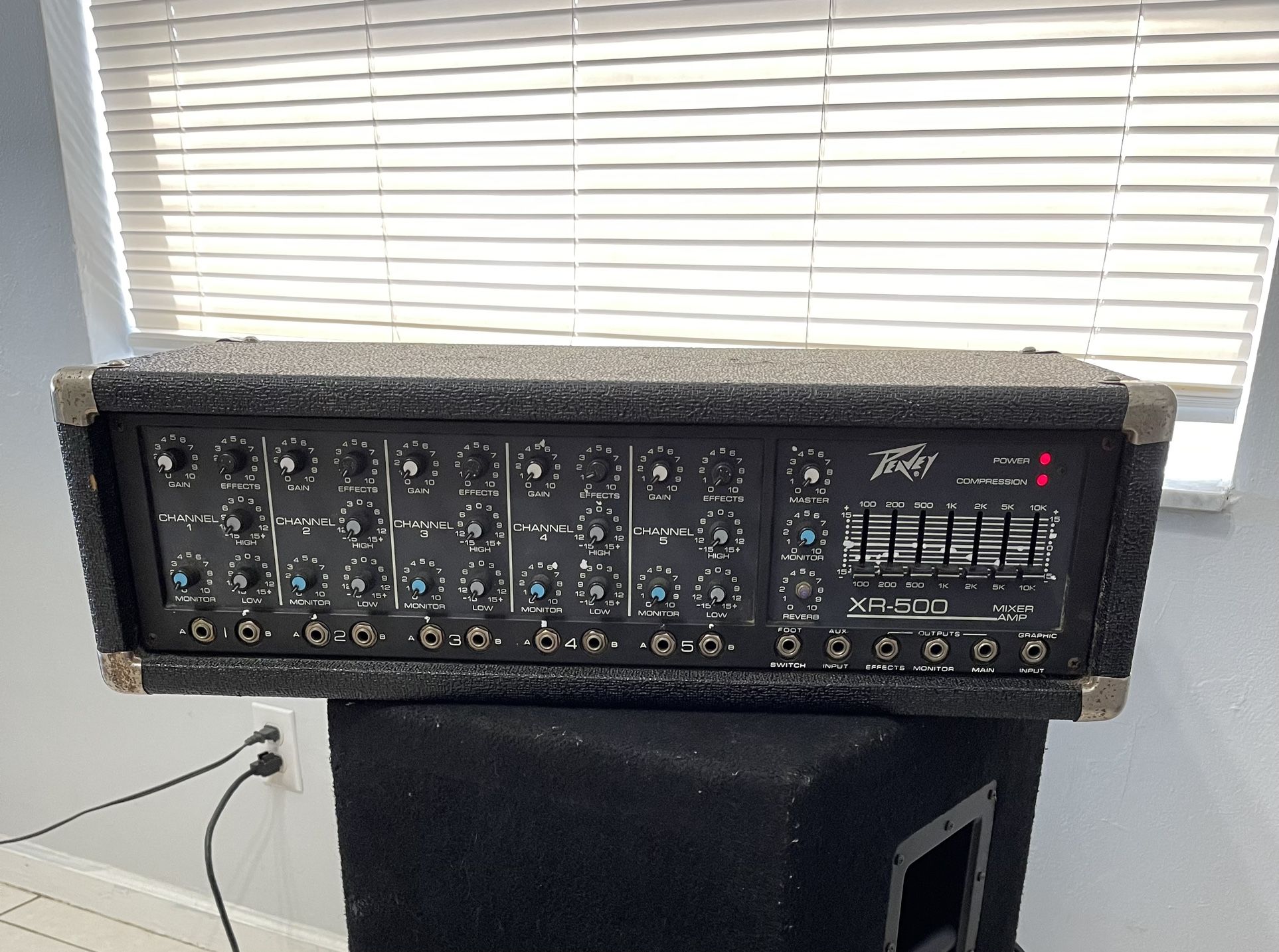 Peavey XR-500 Mixer Amplifier