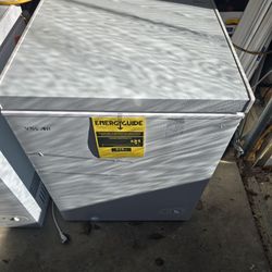 Chest  Deep Freezer 5.0 Cu Ft White New With Led Light # 747