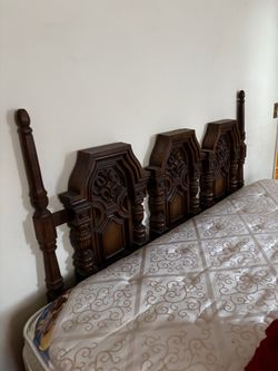 C I - Vintage Bedroom set. Queen headboard with king mattress