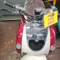SBM 150cc Vespa Style Moped Scooter