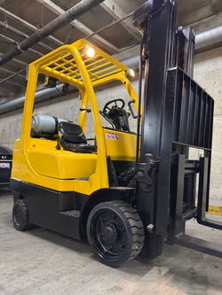 HYSTER forklift latest model 6000 lb,3 stage, side shift