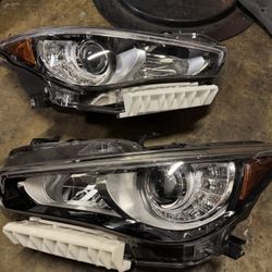Infiniti Q50 Headlights 