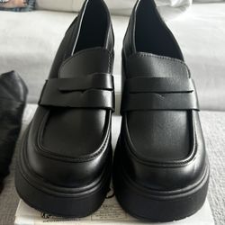 Size 39 Loafers/womens 7 1/2