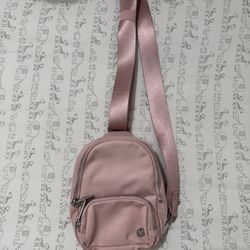 Lululemon Everywhere Sling Bag