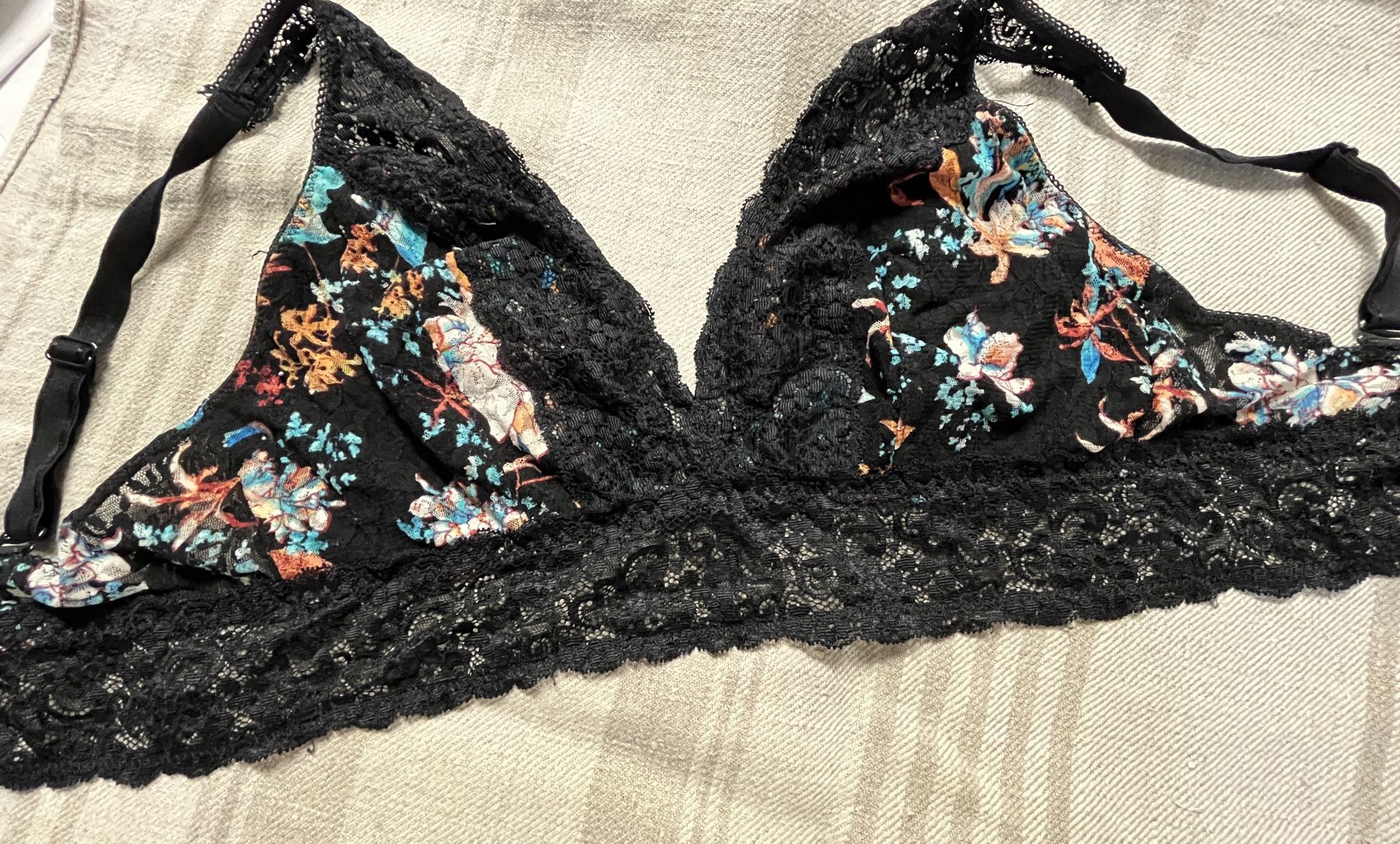 Soma Bras / Large /