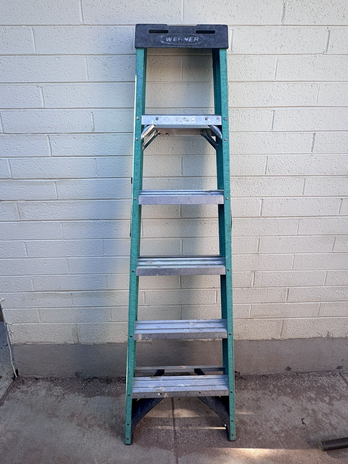 Werner 6 ft Fiberglass Step Ladder