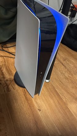 Ps5 digital 670gb Brad new