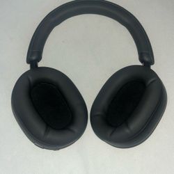 Sony Xm5 headphones