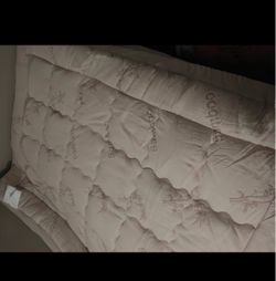 Bamboo mattress pillow top (Queen size)