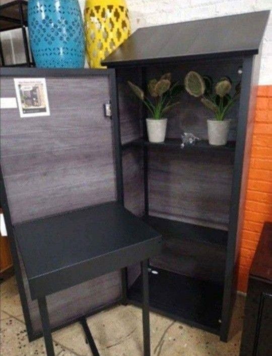 Out Door Shed Great For Storage Brand New In A Box)