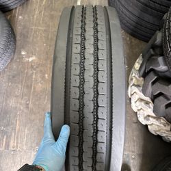 225/70/19.5 Firestone 