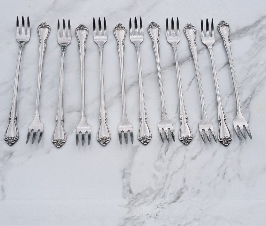 12 Oneida Ltd Oyster/cocktail Forks 