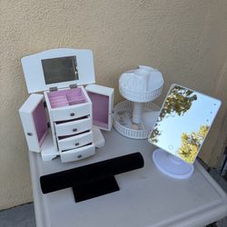 Lot Of 4 Piece Jewelry Box & accessory organizer + lighted Makeup mirror