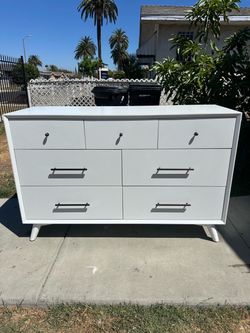 White all modern dresser