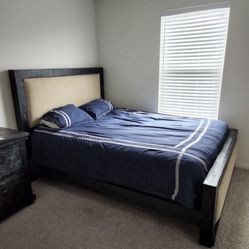 Living Spaces Queen Bedroom Set 