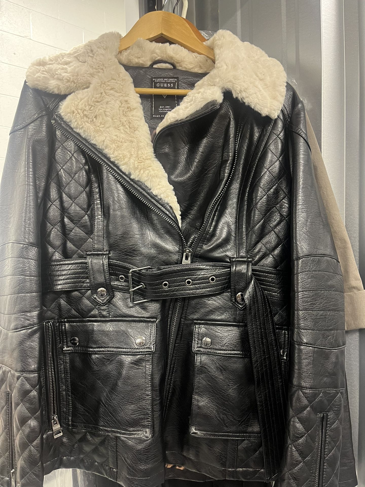 GUESS Black Leather Jacket Bomber With Belt And Fur