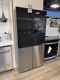 New Samsung Bespoke 29 cu. ft. Flex French Door Smart Refrigerator with Family Hub+ rf29cb9900qk
