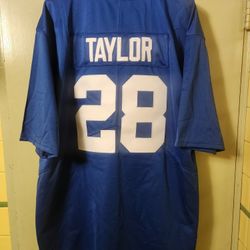 Jonathan Taylor Size XL Indianapolis Colts Jersey Shirt. 