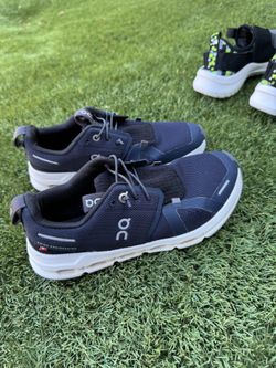 Kids Youth On cloud Shoes Size 4