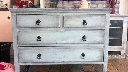 Lovely Antique Accent Chest/Dresser (78247)