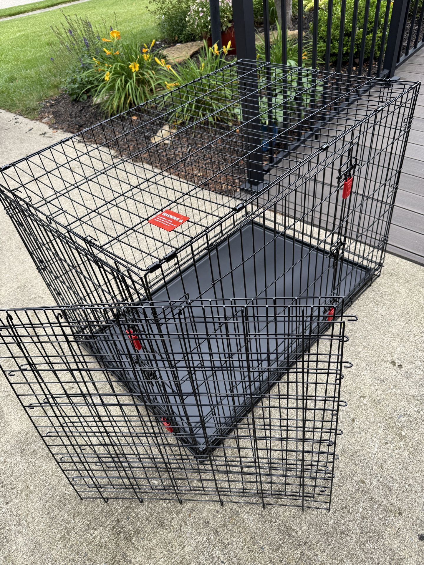 Huge XL KONG Brand 43x28x28” Double Door and Double Lock Dog Crate- Like New! Comes with tray and 3 dividers, easily collapses!