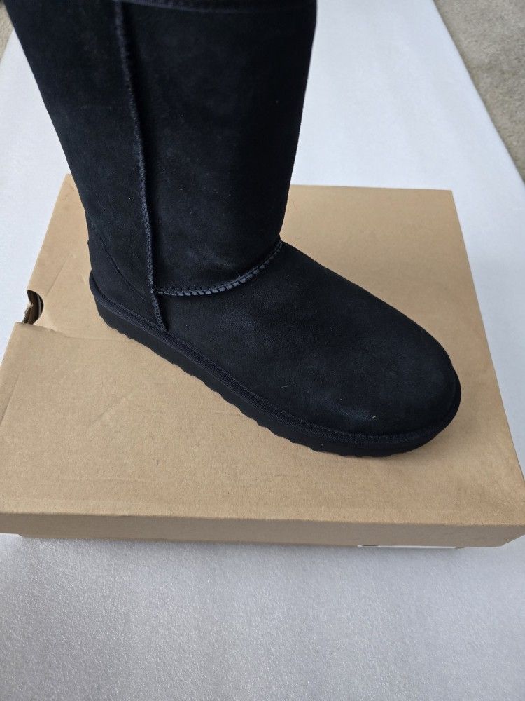 UGG W CLASSIC SHORT II