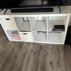 TV stand/Bookshelf 