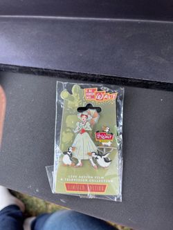 Mary Poppins pin