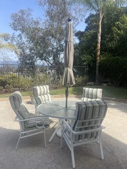 4 Outdoor Chairs