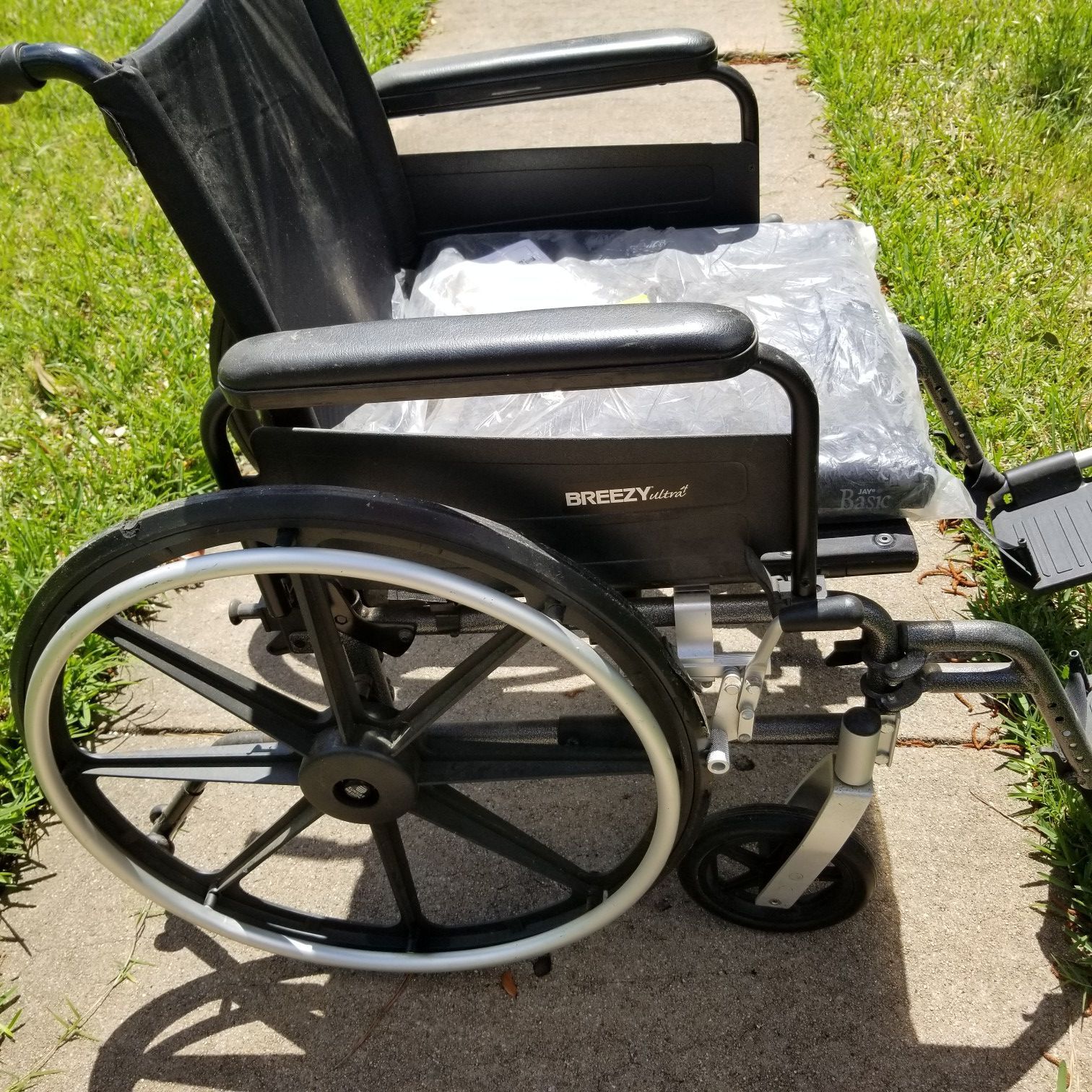 Breezy ultra 4 wheel chair