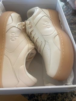 Alo Clay recovery sneaker M: 10.5 W : 12