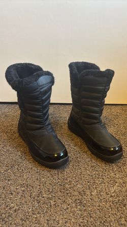 Women’s weather boots by WeatherProof