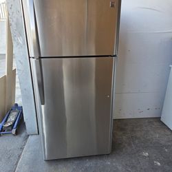 Kenmore Refrigerator 