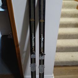 Northland vintage wooden skis