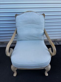 Like NEW WayFair ACCENT Chair 