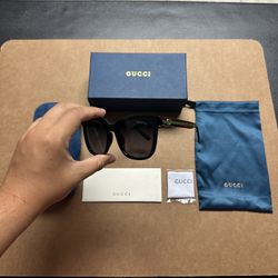 NEW* Gucci Green and Red Round Frames and Dark Lenses Women’s Sunglasses 