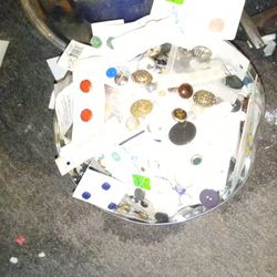Over 200 Beautiful Vintage Buttons Buying All